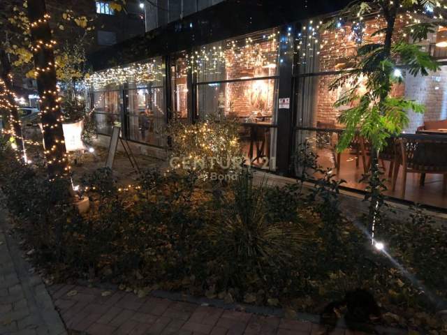 Tirane, jepet me qera bar-resorant Kati 0, 170 m² 2.500 Euro (Ish ekspozita)