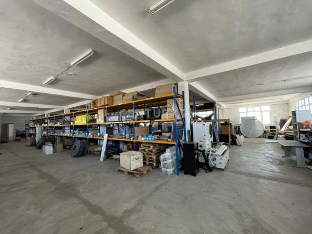 Tirane, shes ambjent biznesi Kati 0, 2.000 m² 700.000 Euro (Prush)