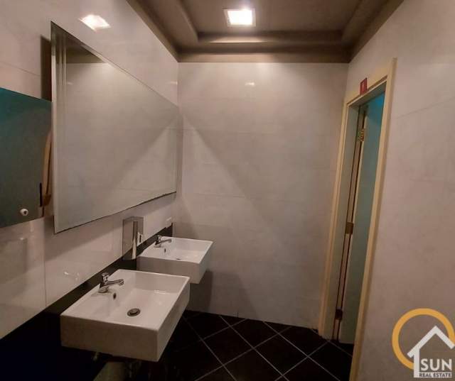 Shkoder, jepet me qera lokal Kati 0, 140 m² 600 Euro (JEPET ME QIRA AMBIENT BIZNESI)