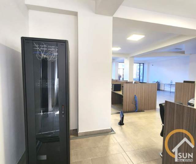 Shkoder, jepet me qera ambjent biznesi Kati 0, 180 m² 600 Euro (Parruce)