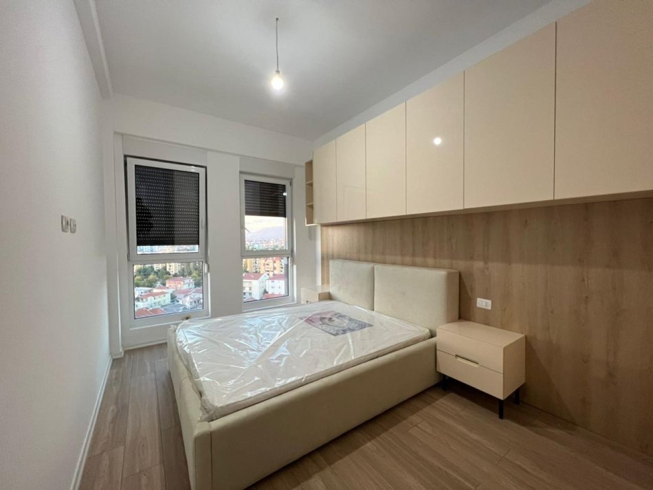 Tirane, jepet me qera 1+1+Aneks+Ballkon Kati 11, 70 m² 550 € (Forsninia Plaku (21-sh))