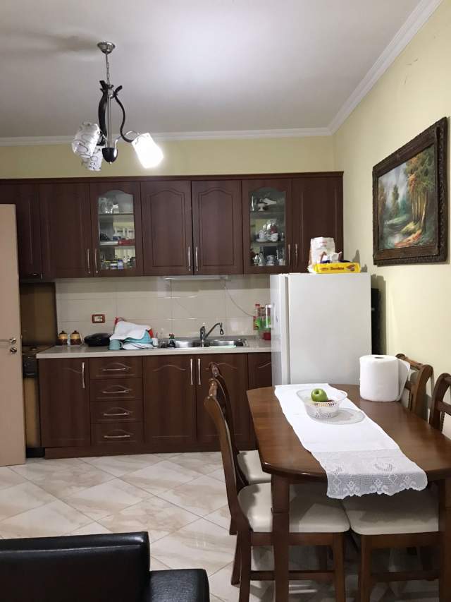 Tirane, jepet me qera apartament 1+1+BLK Kati 2, 70 m² 30.000 Leke (NELA 6, YZBERISHT)