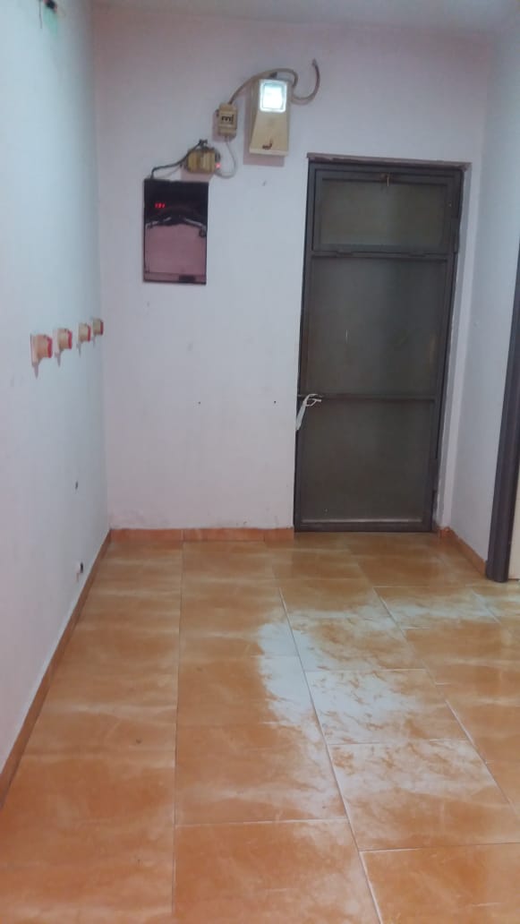Elbasan, jepet me qera ambjent biznesi 40 m² 150 Euro