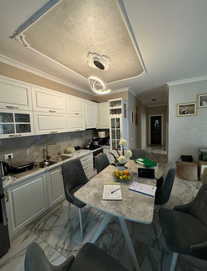 Tirane, shitet apartament 3+1 Kati 4, 140 m² 225.000 € (Rruga 3 Deshmoret, Yzberisht)