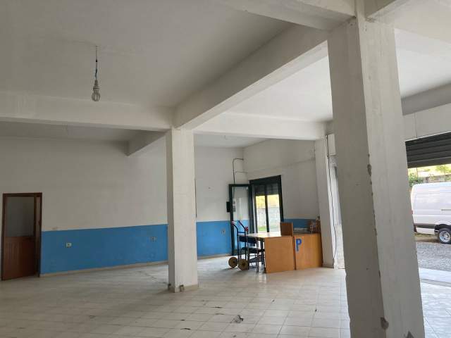 Tirane, jepet me qera ambjent biznesi Kati 0, 150 m² 50.000 Leke