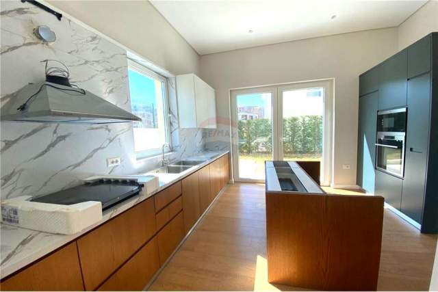 jepet me qera Vile 330 m² 3.000 Euro (Prane TEG-ut)