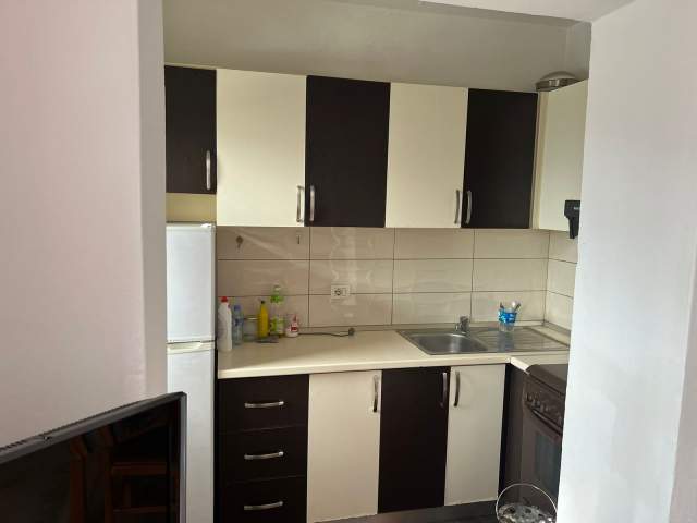 Tirane, jepet me qera apartament 1+1+BLK Kati 2, 65 m² 30.000 Leke (laprake prane njesise bashkiake)