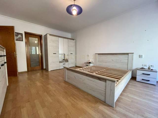 Tirane, shes apartament 3+1+A+BLK Kati 4, 135 m² 197.000 Euro (Petro Nini, Bllok)