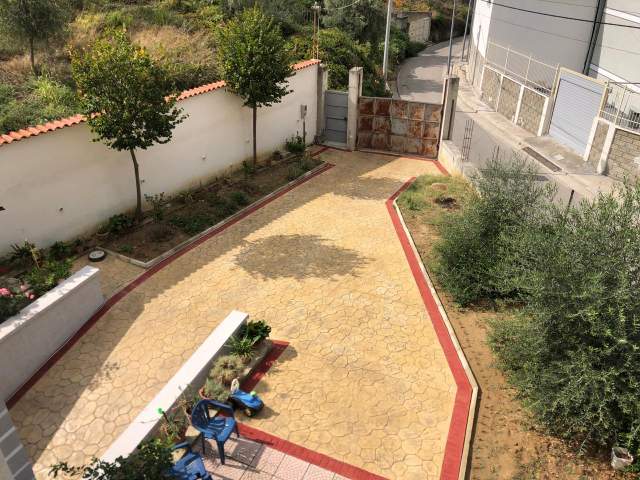 Tirane, shitet Vile 3+1+A+BLK Kati 2, 400.000 Euro (Rruga e Ullishtes)