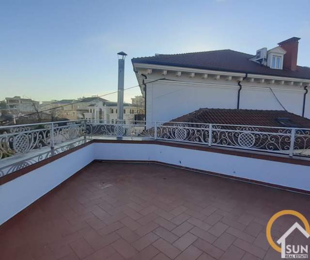 Shkoder, jepet me qera ambjent biznesi Kati 1, 250 m² 1.500 Euro (PEDONALE, SHKODER)