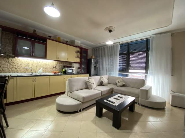 Tirane, jepet me qera apartament 2+1+BLK Kati 5, 75 m² 380 Euro (Don boski)