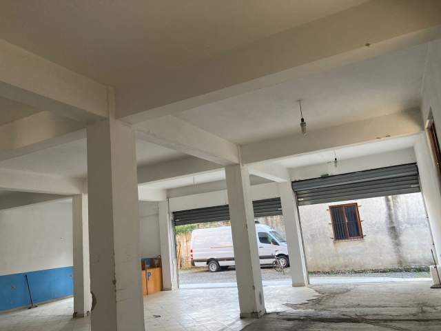 Tirane, jepet me qera ambjent biznesi Kati 0, 150 m² 50.000 Leke