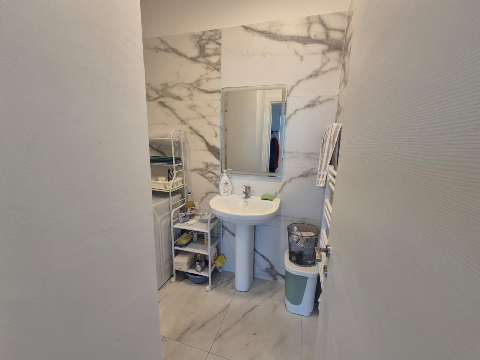 Tirane, jepet me qera ambjent biznesi Kati 6, 70 m² 500 € 