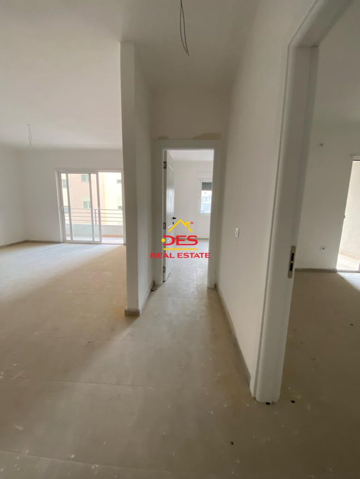 SHITET APARTAMENT 2+1 NË LUNGOMARE ,VLORË.