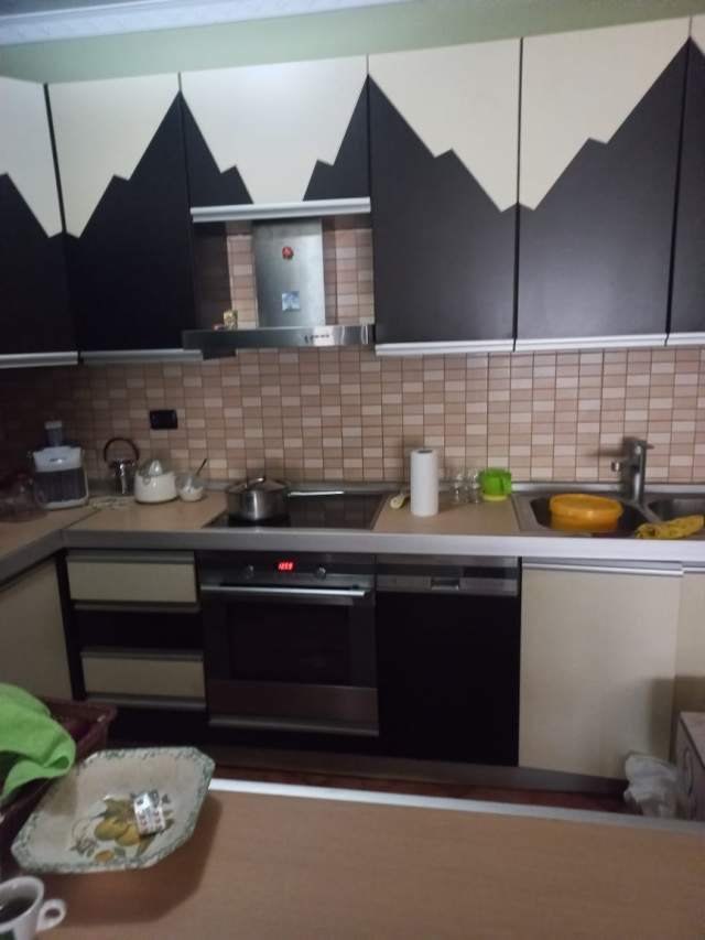Tirane, jepet me qera apartament 2+1+BLK Kati 1, 103 m² 900 Euro (Sheshi Wilson)