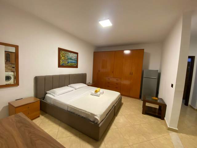 Tirane, shitet apartament 2+1 Kati 2, 935 m² 182.400 Euro (Rruga e Durresit)