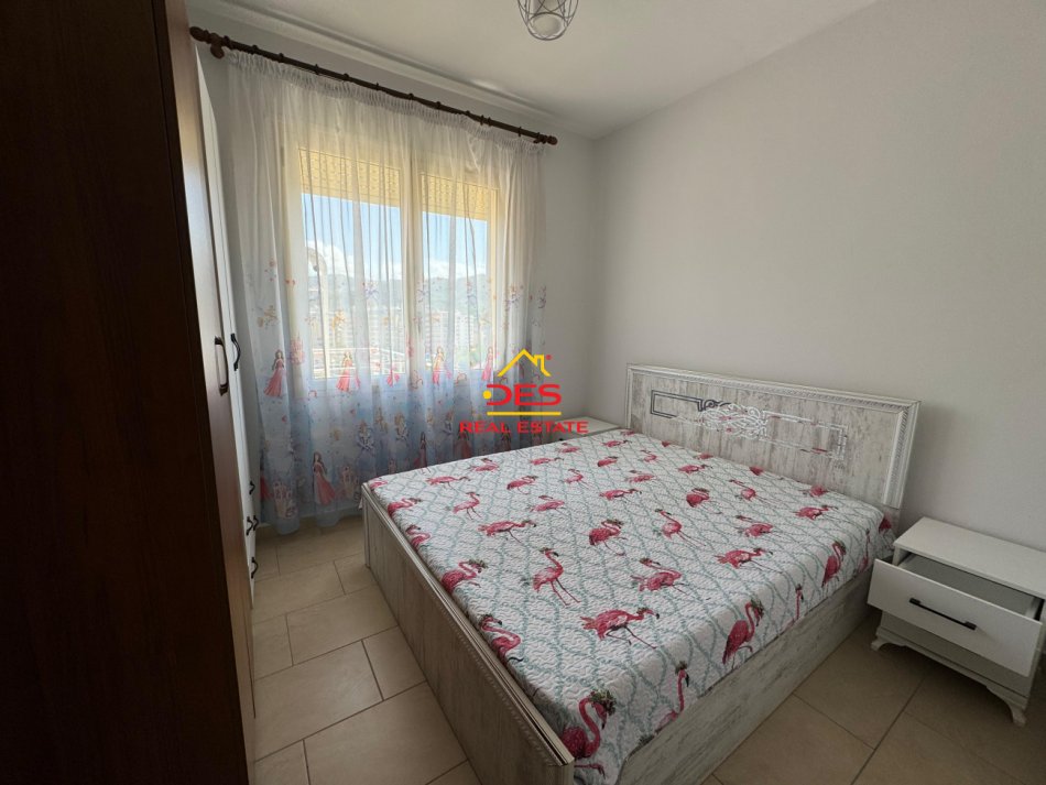 Vlore, jepet me qera apartament 2+1 Kati 9, 110 m² 400 € (Rruga Pelivan Leskaj)
