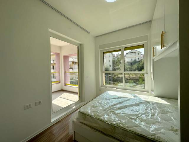 Tirane, jepet me qera apartament 2+1 Kati 4, 92 m² 400 Euro (mangalem 21)