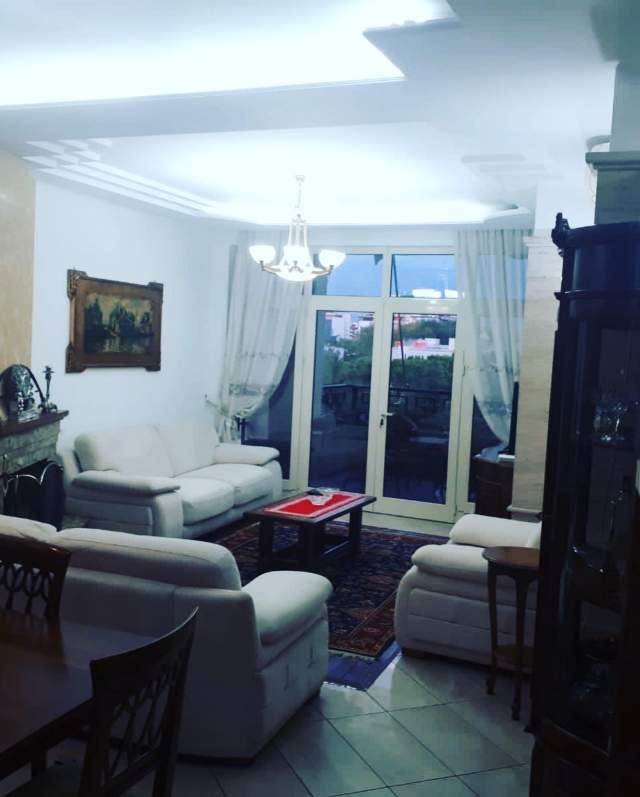 Tirane, jepet me qera apartament 3+1+BLK Kati 6, 135 m² 1.300 Euro (Ibrahim Rugova)