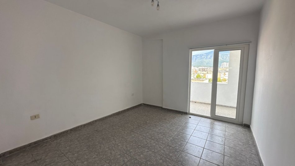 Tirane, shitet apartament 2+1 Kati 6, 88 m² 120.000 € (Hoxha Tahsim)