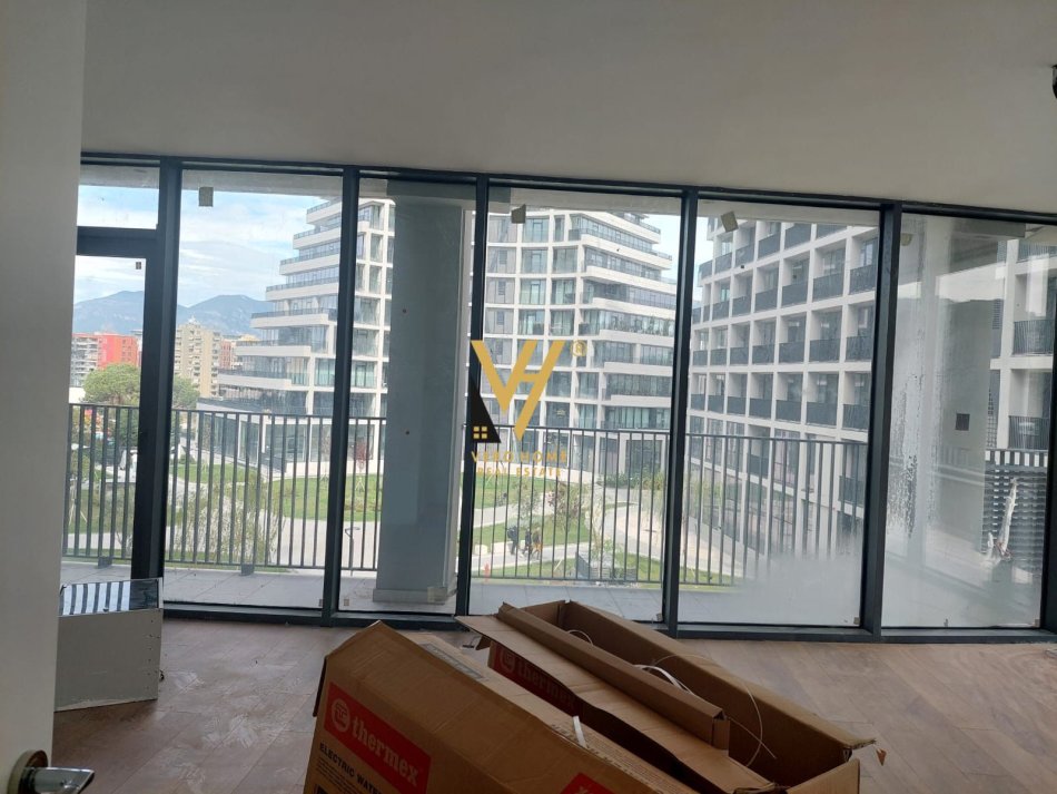 Tirane, jepet me qera zyre Kati 4, 143 m² 1.600 € (LIQENI ARTIFICIAL)