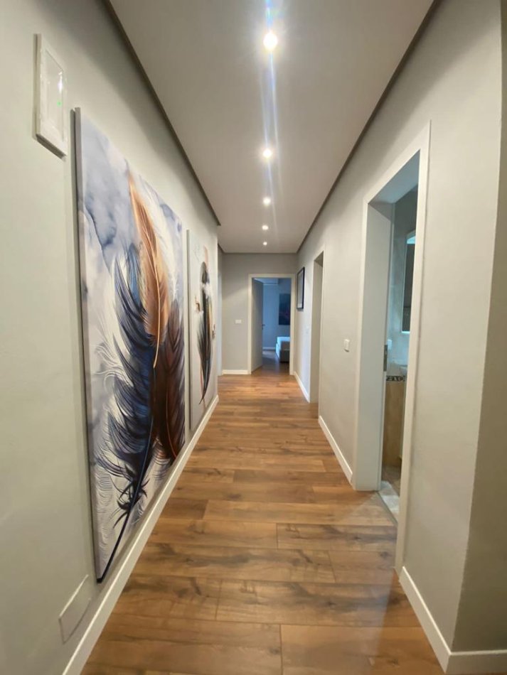 Tirane, jepet me qera super Apartament 2+1 Kati 13, 125 m² 1.100 € (Ish Ekspozita)