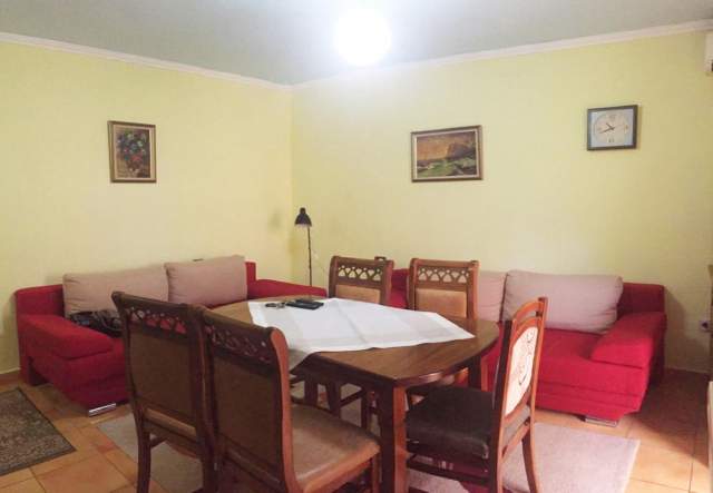 Tirane, jepet me qera apartament 100 m² 40.000 Leke