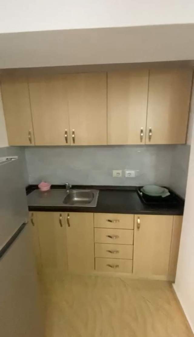 Tirane, jepet me qera apartament 1+1+BLK Kati 1, 60 m² 350 Euro (rruga Riza Cerova)