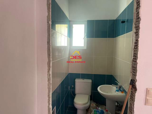 Vlore, shitet Vile 3 Katshe Kati 3, 480 m² 170.000 Euro (Hajro Cakeri,Vlore)