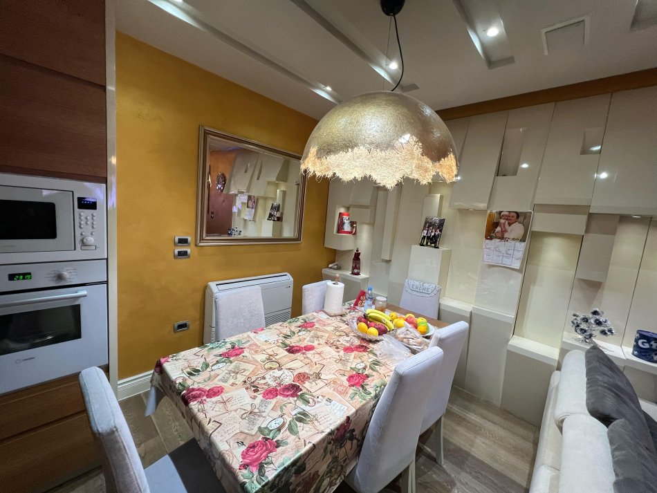 Tirane, shitet apartament 3+1+Ballkon Kati 5, 129 m² 175.000 € (Astir, Bar Artisti)