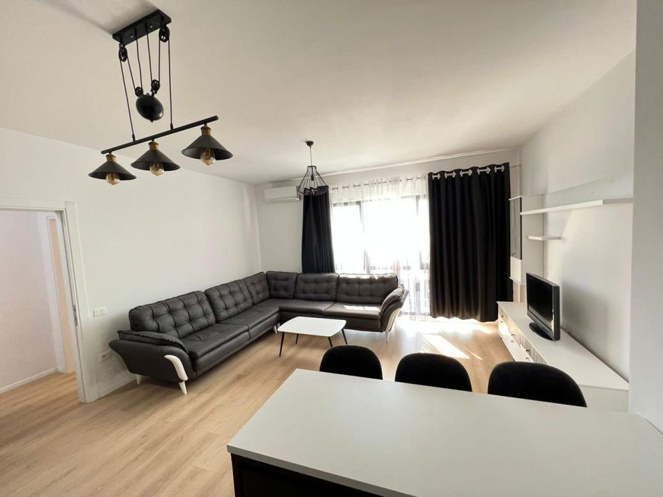 Tirane, jepet me qera apartament 1+1 Kati 10, 74 m² 600 € (farmacia 10, Arlis ndertim)