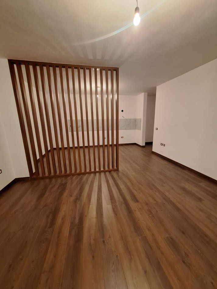 Tirane, shes apartament 2+1+Ballkon Kati 5, 120 m² 159.000 € (Don Bosko)