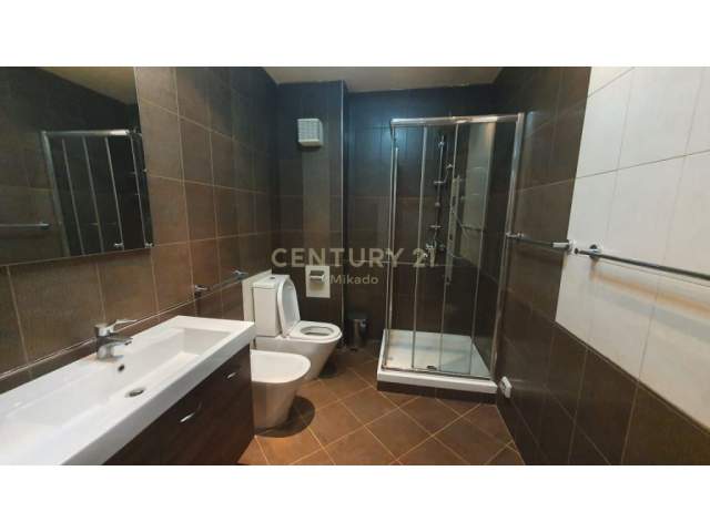 Tirane, jepet me qera apartament 2+1+A+BLK Kati 4, 116 m² 650 Euro (kopshti zoologjik)