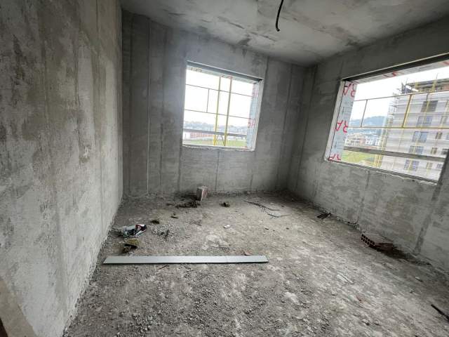 Tirane, shes apartament 3+1+A+BLK Kati 5, 162 m² 220.000 Euro (liqeni i thate)