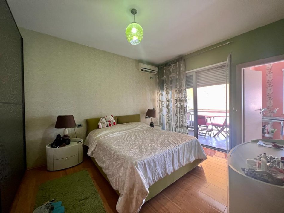 Qira, Apartament 3+1, Pazari i Ri, Tiranë