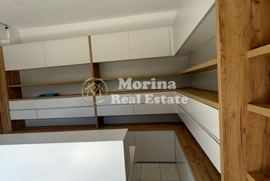 Tirane, jepet me qera ambjent biznesi Kati 1, 60 m² 500 € (QSUT)