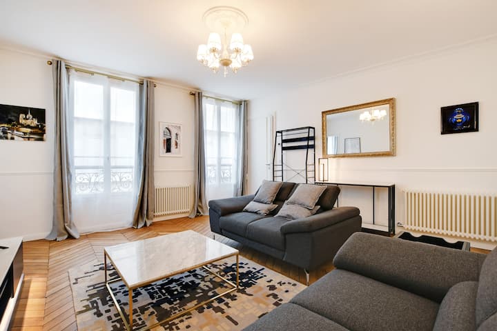 Tirane, jepet me qera apartament 1+1+Ballkon Kati 3, 70 m² 600 € (Fusha e aviacionit)