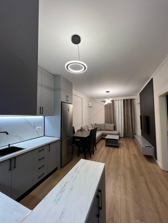 Tirane, jepet me qera apartament 1+1+Ballkon Kati 4, 65 m² 500 € 