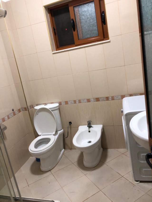 Tirane, jepet me qera Vile 2+1+BLK Kati 3, 80 m² 500 Euro (rruga 3 vellezerit kondi)