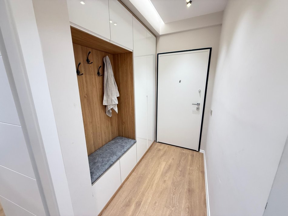 Tirane, shitet apartament 2+1 Kati 3, 104 m² 300.000 € (liqeni i thate)
