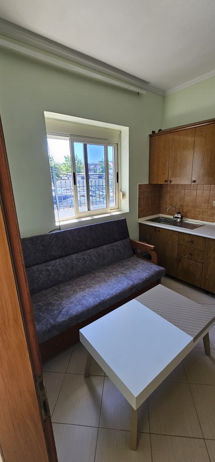 Tirane, jepet me qera shtepi 1+1 Kati 1, 280 € (Prane UET)