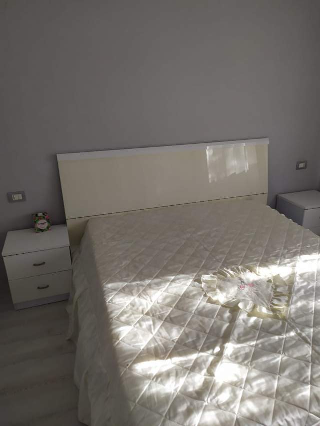 Tirane, jepet me qera apartament 1+1+BLK Kati 3, 62 m² 500 Euro (prane Intersportit)