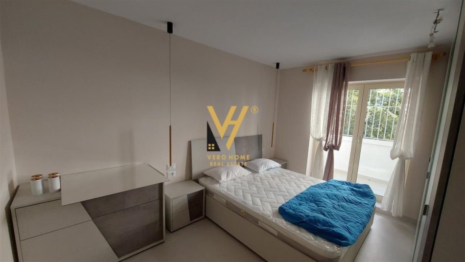 Tirane, jepet me qera apartament 2+1+Ballkon Kati 1, 65 m² 600 € (VASIL SHANTO)