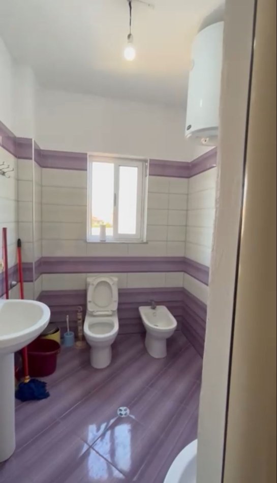 Tirane, jepet me qera shtepi 1+1+Ballkon Kati 2, 65 m² 320 € (Laprake , rruga andon frasheri)