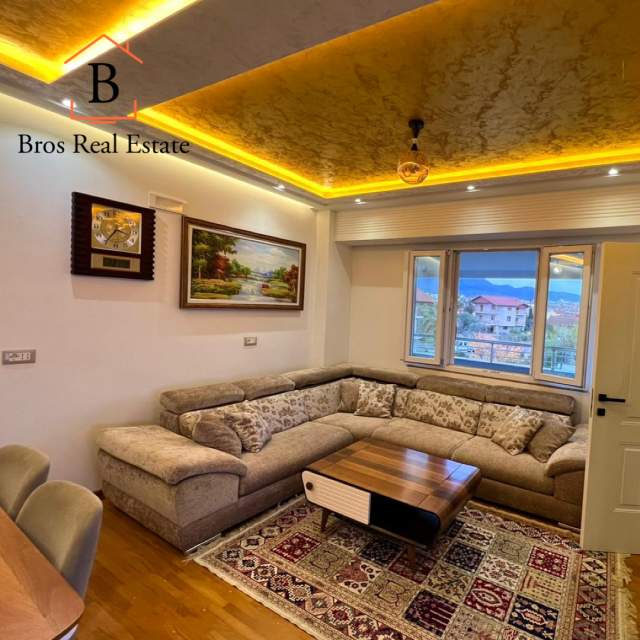 Tirane, jepet me qera Vile 1.000 m² 400 Euro (Pallati Brigadave,Fshati Sos)