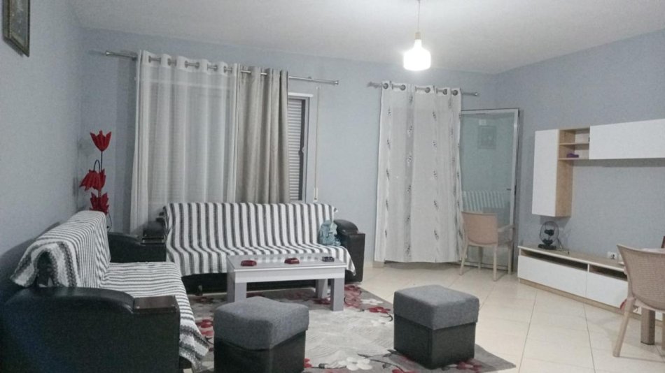 Tirane, shitet apartament 1+1+Ballkon Kati 5, 74 m² 95.000 € (Fresk)
