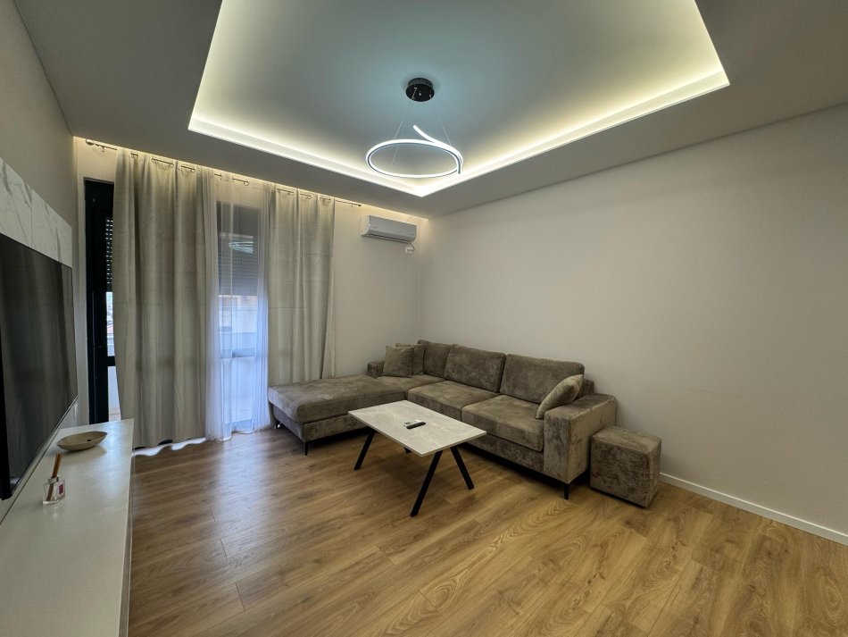 Tirane, jepet me qera apartament 2+1 Kati 3, 95 m² 750 € (rruga e kavajes)