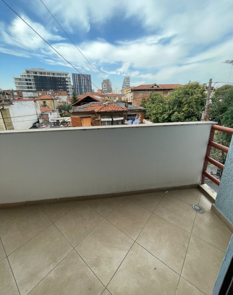 Tirane, shitet apartament 2+1 Kati 2, 115 m² 190.377 € (Shkolla Partizani)