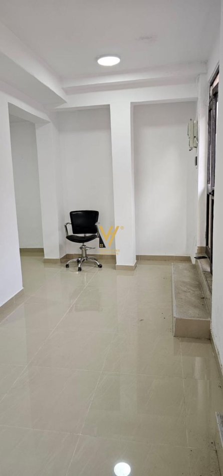 Tirane, jepet me qera dyqan Kati 0, 30 m² 300 € (QYTETI I STUDENTI)