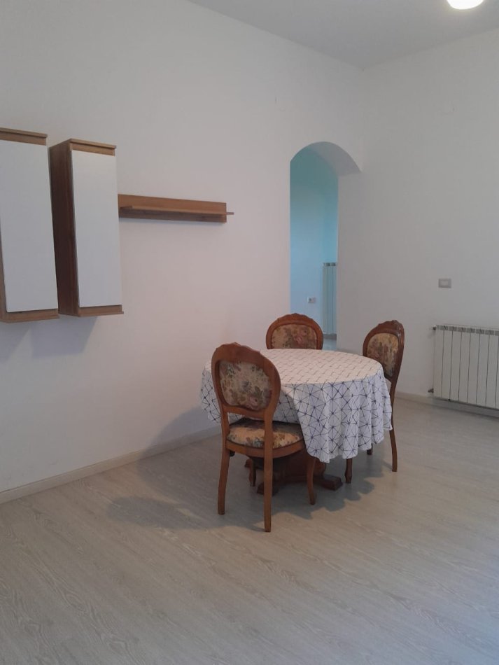 Tirane, jepet me qera apartament 3+1 Kati 1, 100 m² 500 € (Ali dem)